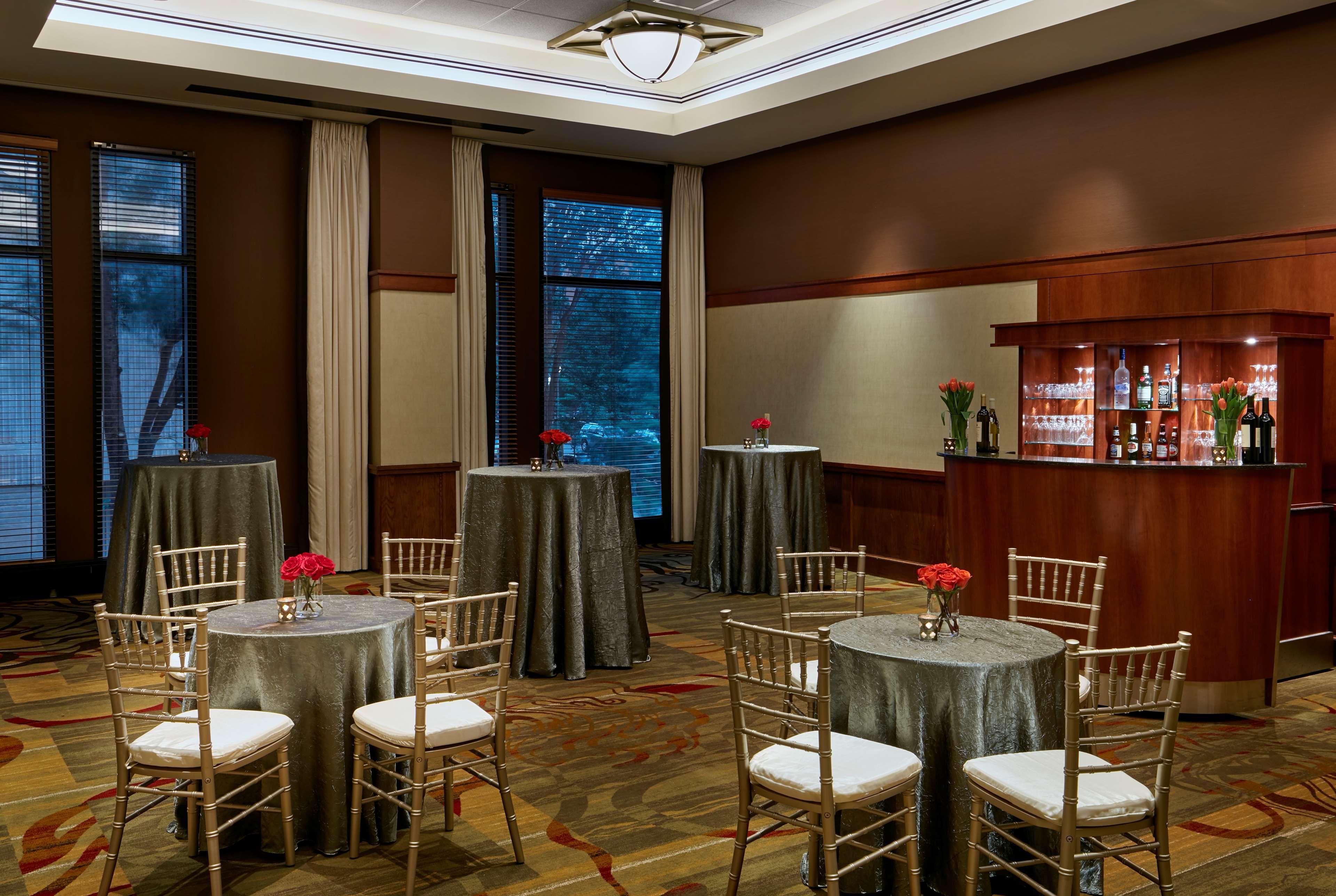 The Inn At Penn, A Hilton Hotel Филаделфия Екстериор снимка