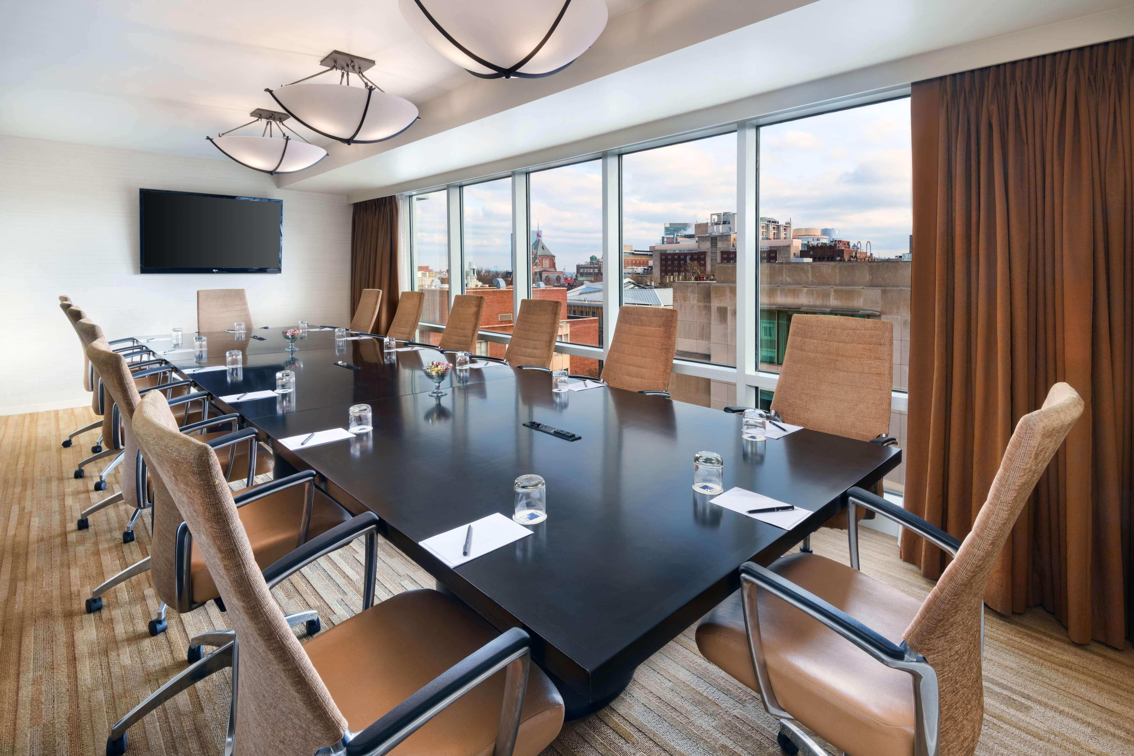 The Inn At Penn, A Hilton Hotel Филаделфия Екстериор снимка