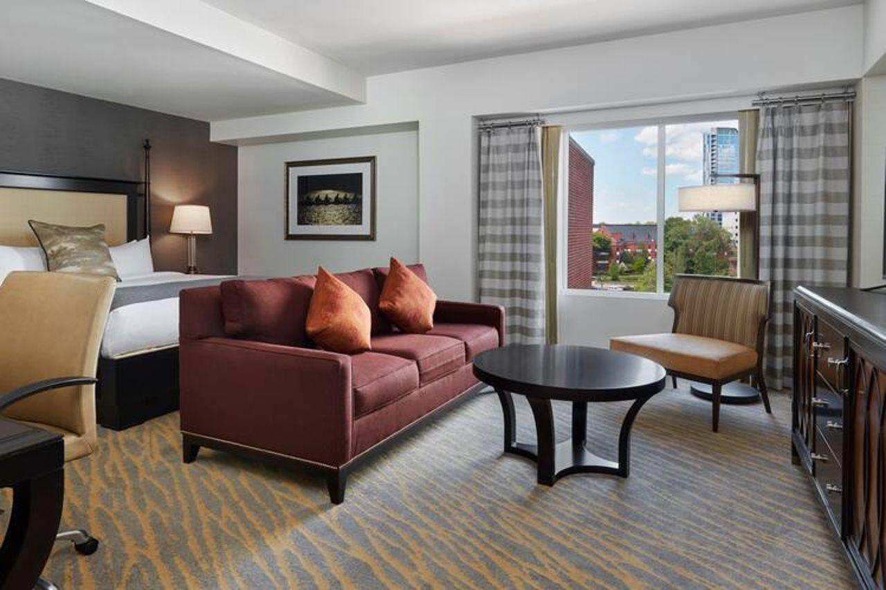 The Inn At Penn, A Hilton Hotel Филаделфия Екстериор снимка