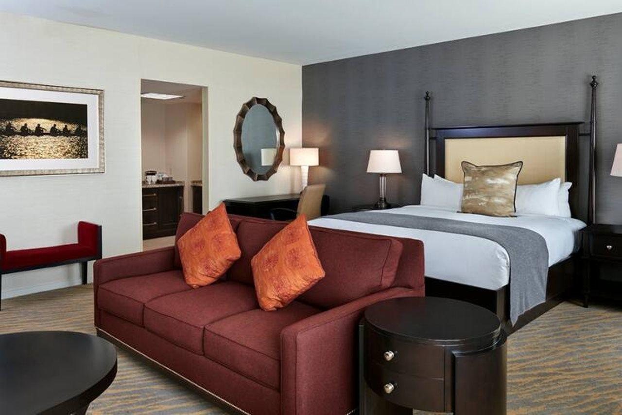 The Inn At Penn, A Hilton Hotel Филаделфия Екстериор снимка