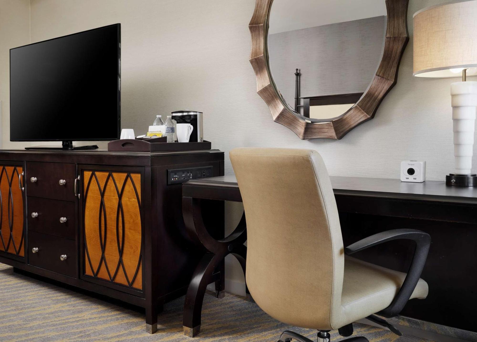 The Inn At Penn, A Hilton Hotel Филаделфия Екстериор снимка