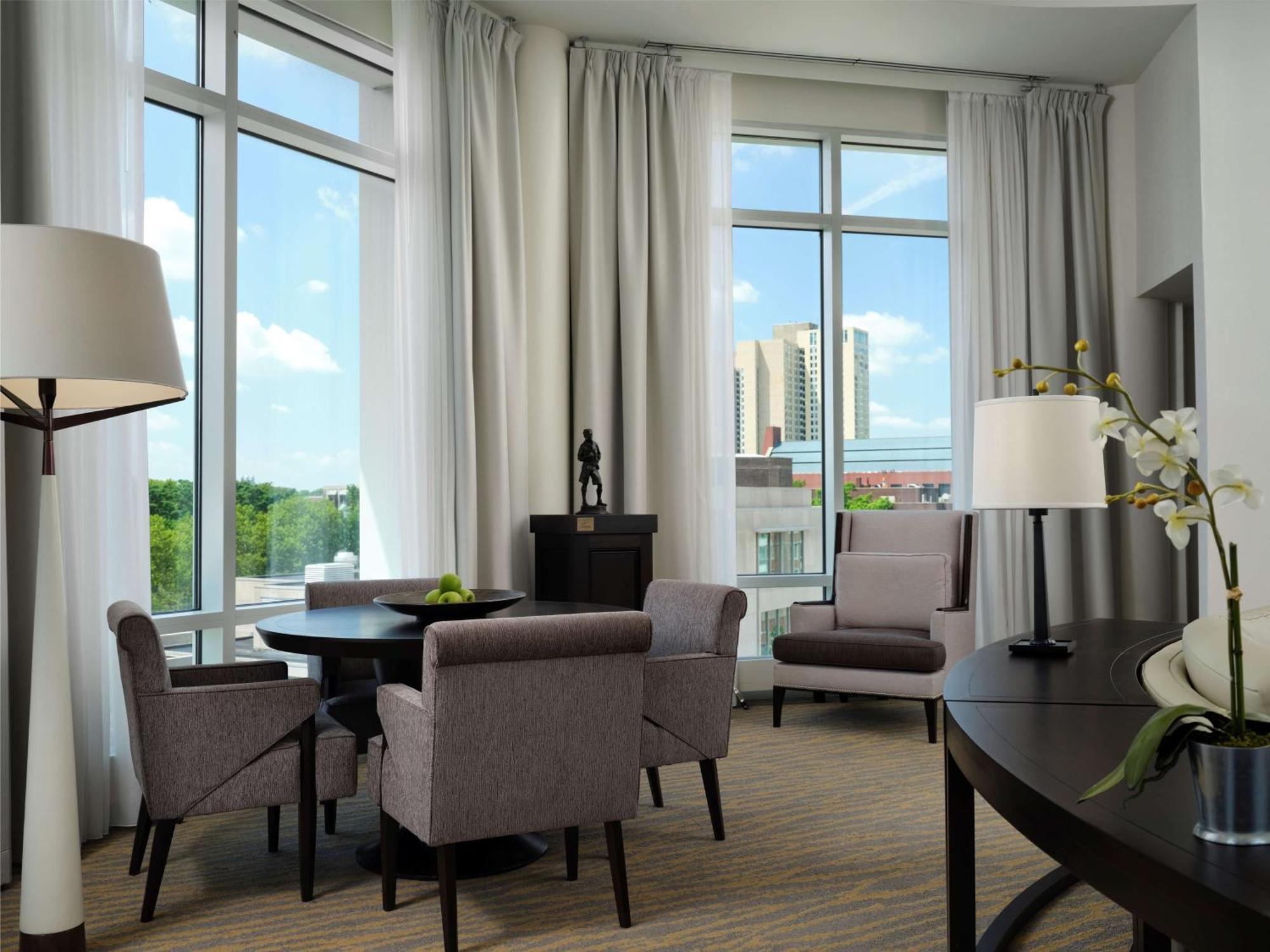 The Inn At Penn, A Hilton Hotel Филаделфия Екстериор снимка
