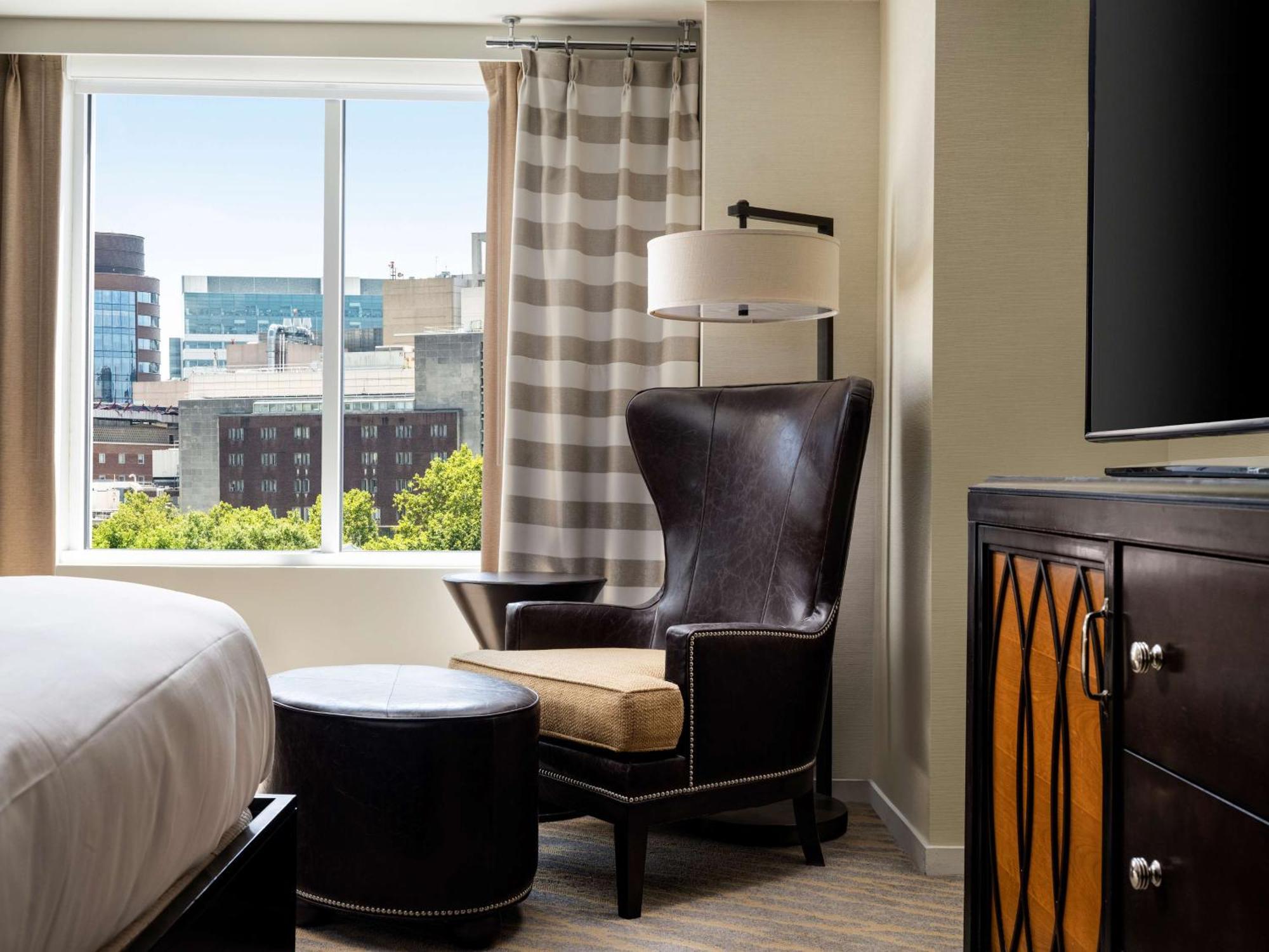 The Inn At Penn, A Hilton Hotel Филаделфия Екстериор снимка