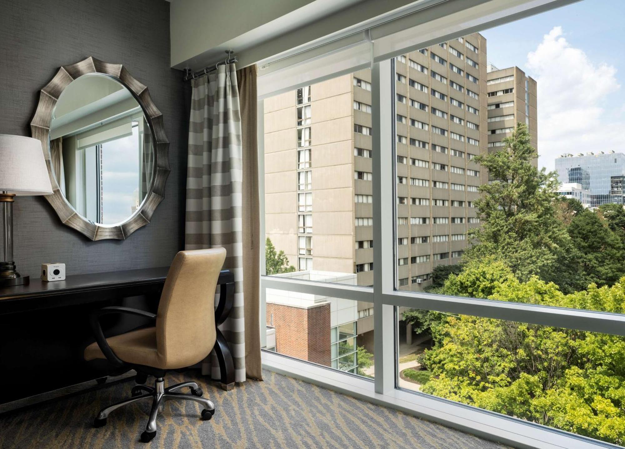 The Inn At Penn, A Hilton Hotel Филаделфия Екстериор снимка